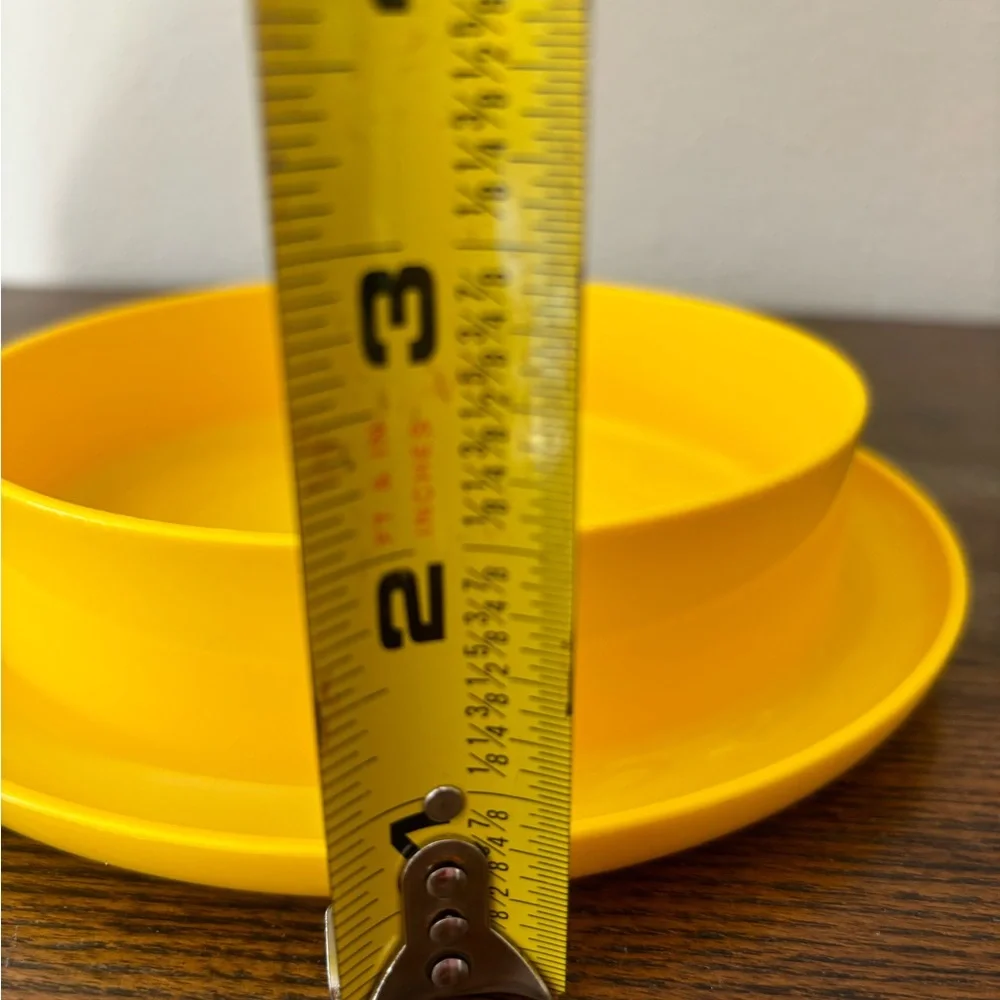 Vintage Tupperware Sunshine Yellow Childs plate Bowl with Lid - Picture 5 of 6